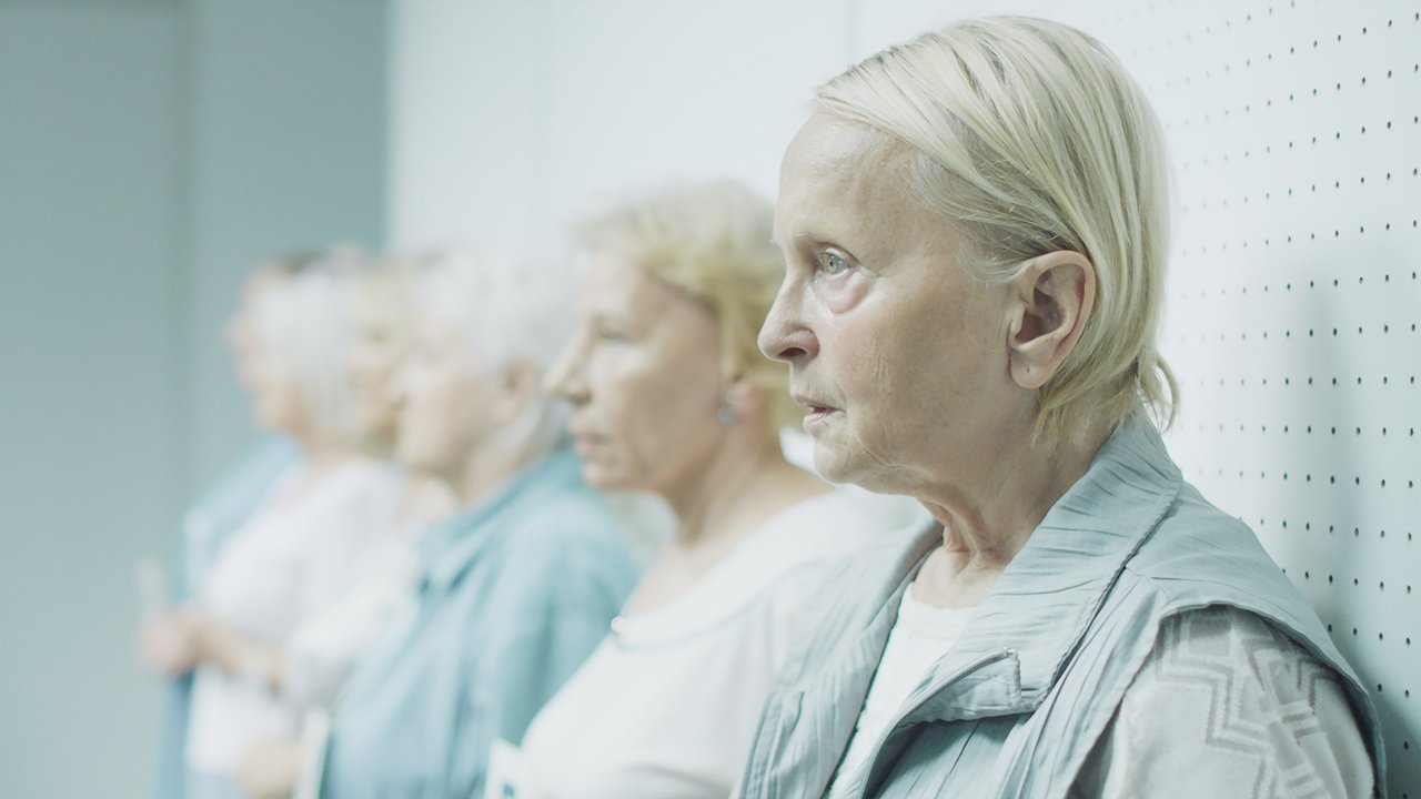 Женщина на крыше (фильм, 2022)