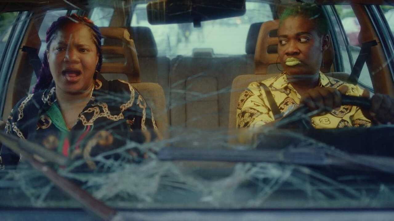 Призрак и дурочка (фильм, 2021)