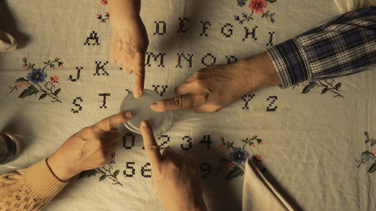 Деревня с призраками (фильм, 2024)