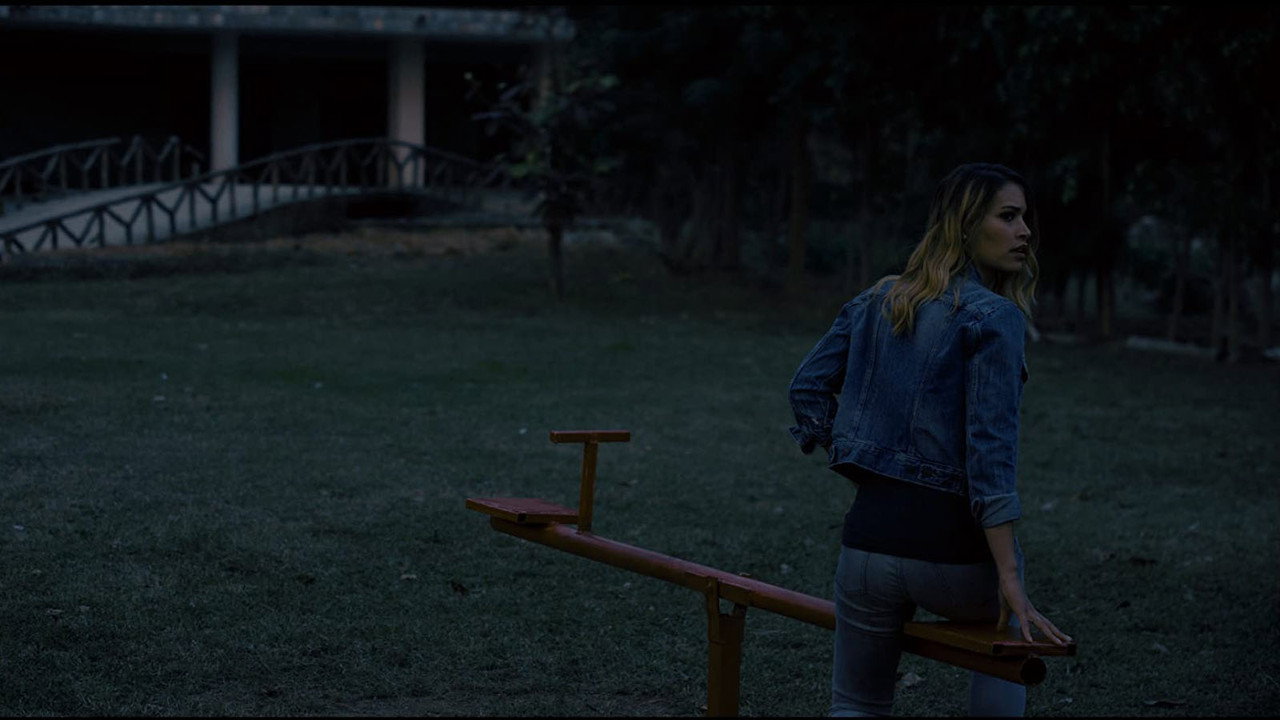 За деревьями (фильм, 2019)