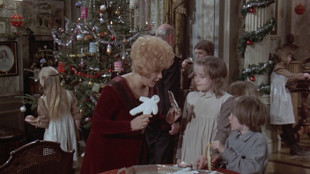 Кто прикончил тётушку Ру? (фильм, 1972)